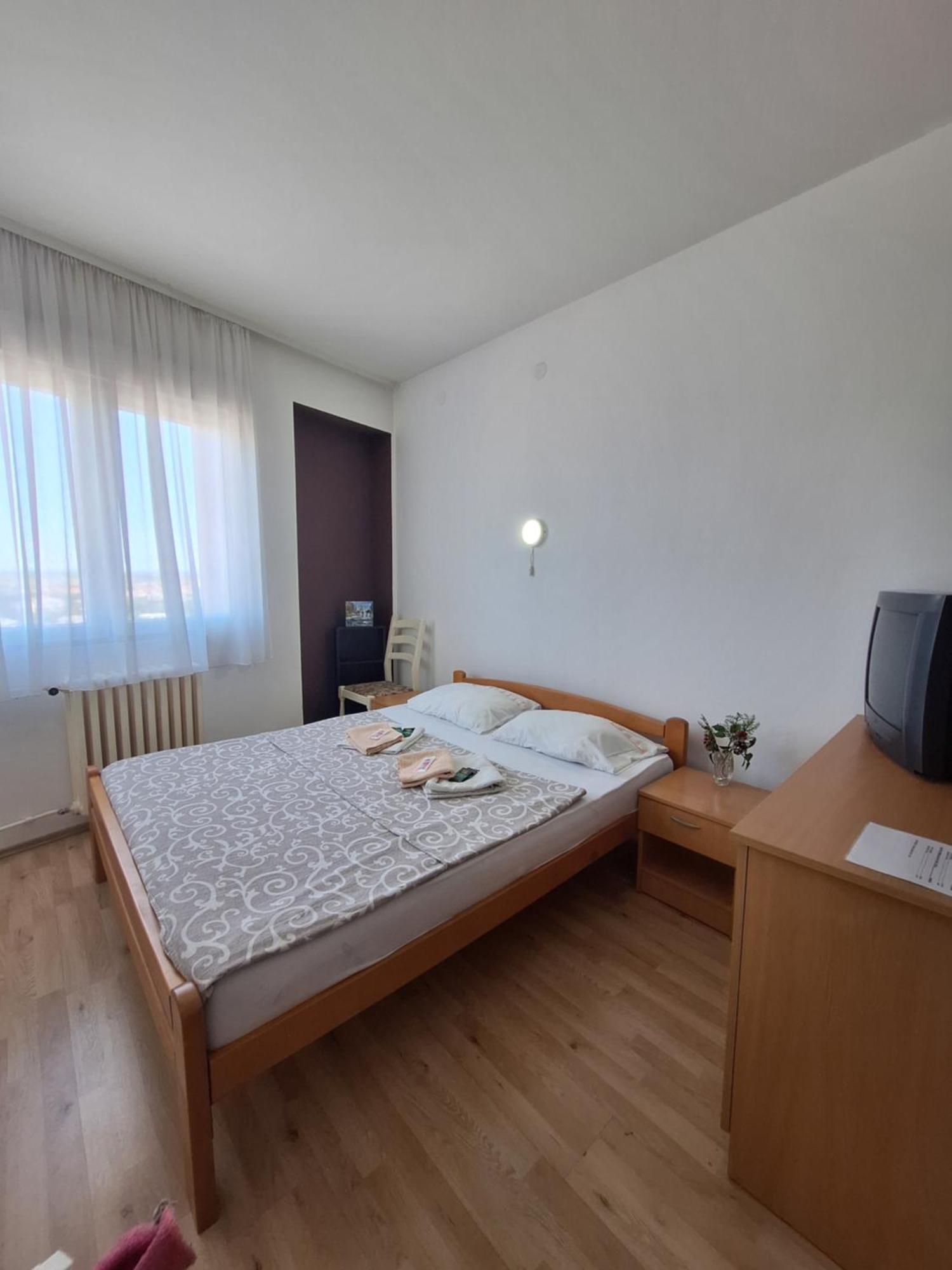 Hotel Konaciste Trstenik المظهر الخارجي الصورة